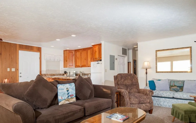 Three Bells 3 Br home by RedAwning