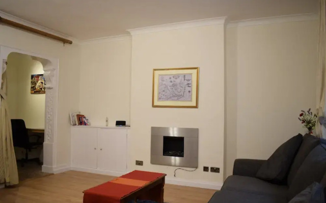 Апартаменты 1 Bedroom Apartment in Knightsbridge комната для гостей