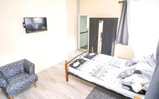 Studio Krajiška ul.