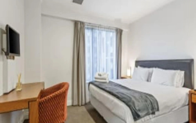 Superking Bed in Stylish Apartment I Zodiak Stays