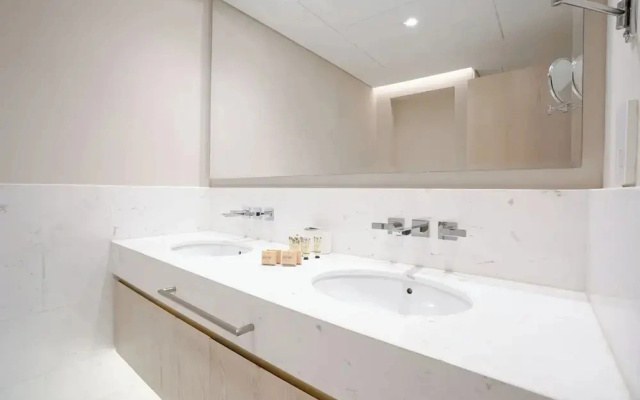 PVH - Inviting Studio - Palm Tower