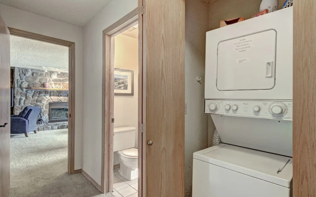 221 Cinnamon Ridge I 2 Bedroom Condo by RedAwning