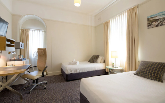 Neutral Bay Lodge