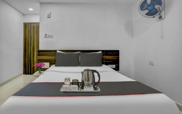 Collection O 70105 Hotel Sai Town House