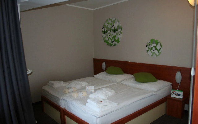Atrium Hotel