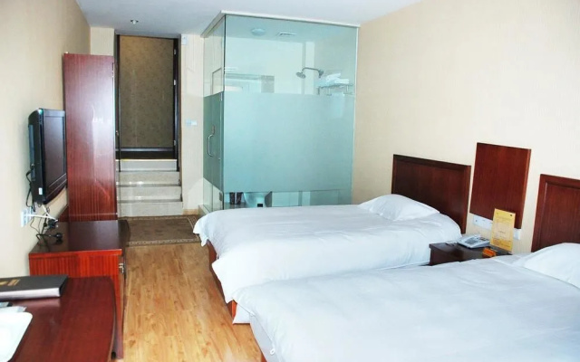 The Sea East Hotel