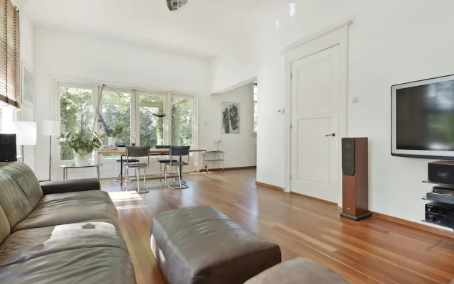 Luxurious Villa in Haarlem with Two Ponds