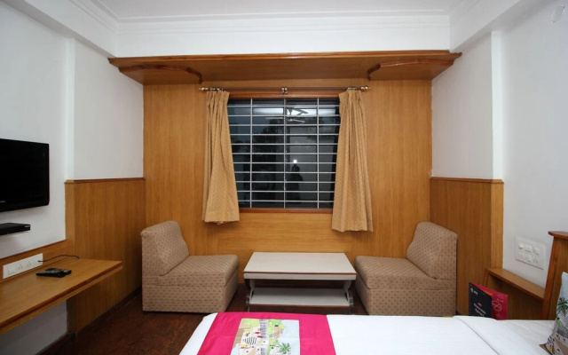 OYO 8646 Mahendra Hotel