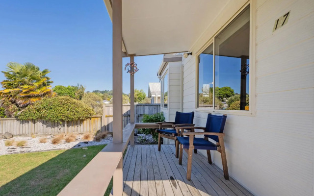 Nest by the Beach - Cooks Beach Holiday Home