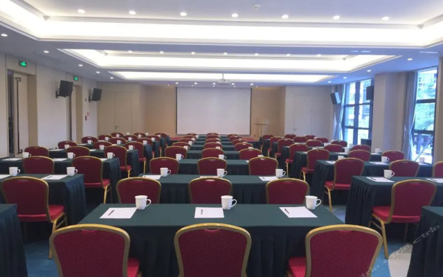 Easco Hotel