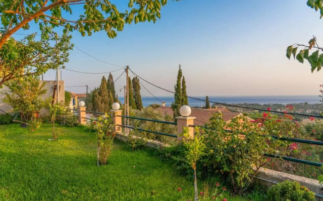Dimitris Luxury Apartment
