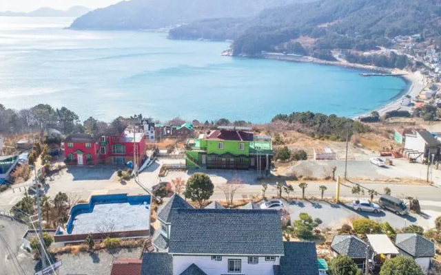 Geoje Dongwoori Pension