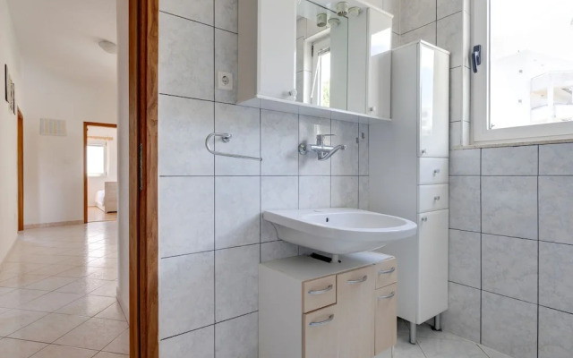 Apartment Lucija near Trogir