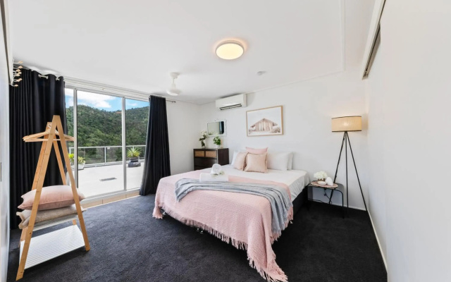 Ocean Dreams On Airlie 2 Bedroom