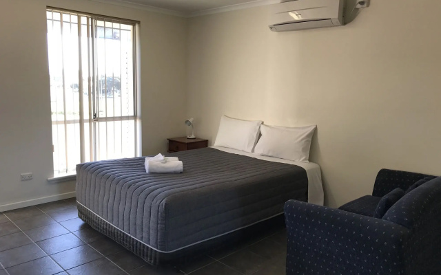 Robetown Motor Inn & Apartments