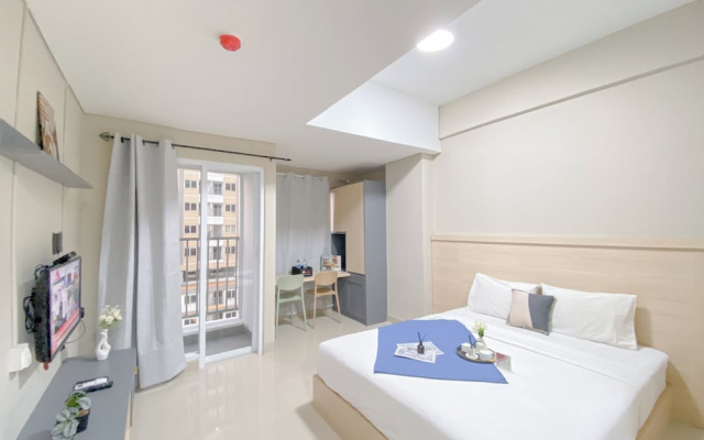 Good And Spacious Studio Lrt City Royal Sentul Park Apartment