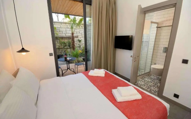 Yerli Otel Alacati