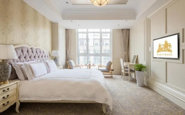 The Golden Beach No.1 Boutique Hotel