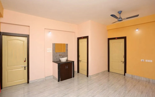 OYO 9842 Hotel Shibani & Suhani
