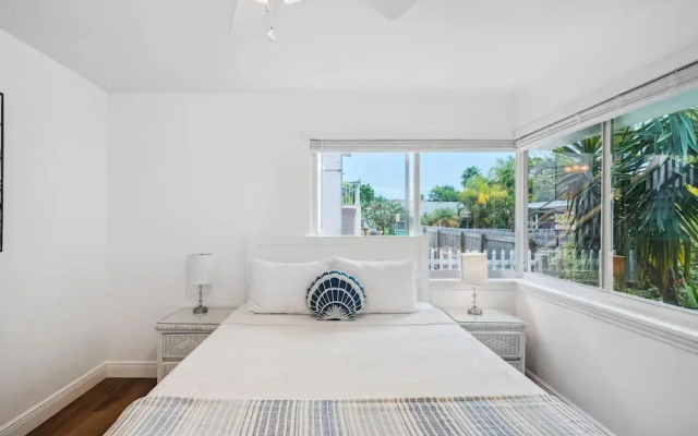 Beach Livin 2 - 1 Bedroom Downstairs