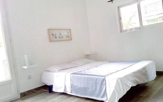 House With 2 Bedrooms in Chemin Grenier, With Terrace