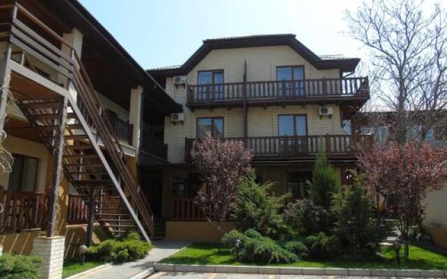 Гостиница Guest House On Pervomayskaya Бердянск вид на фасад