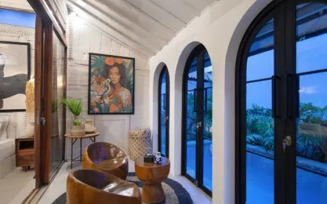 Batu Belig Beach 2BR Private Villa Border Seminyak Canggu