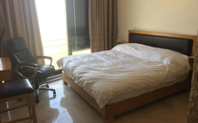 Raj Hotel