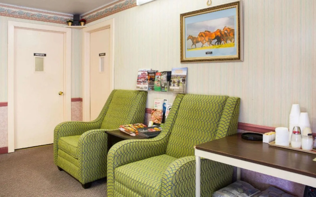 Hometown Inn Athens