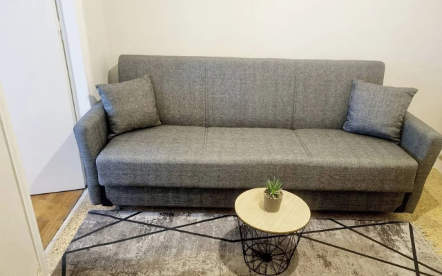 Athens Apartment 1-min Walk to Metro
