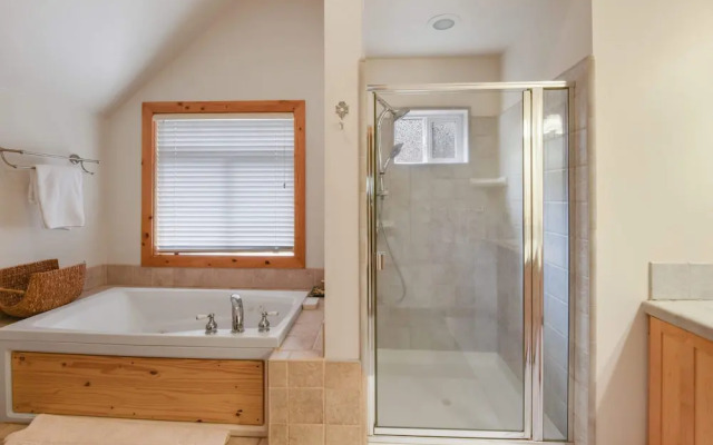 Tucked Inn Tahoma