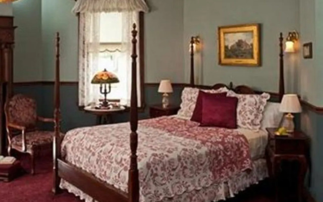 Old Rittenhouse Inn