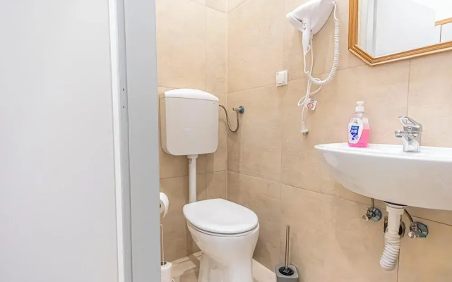 Bright Apartment Near Wiener Stadthalle