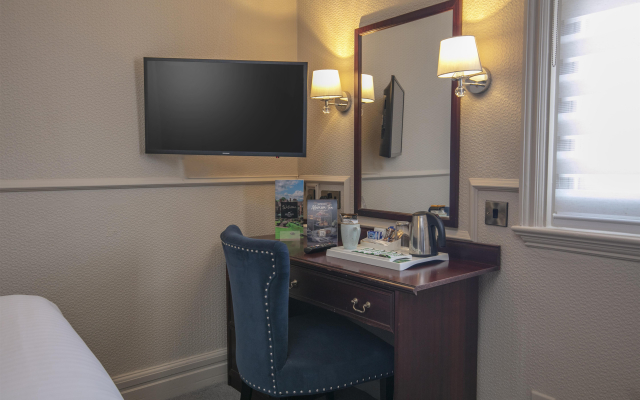 Birmingham North Moor Hall Hotel