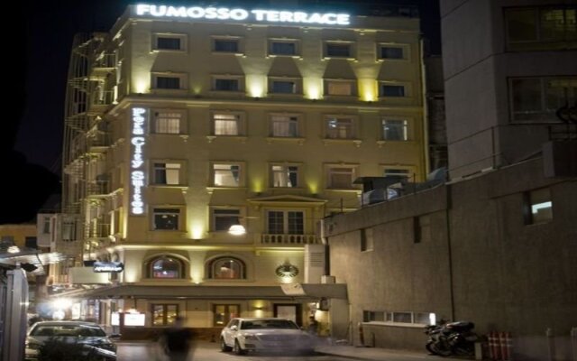 Отель Pera City Suites вид на фасад