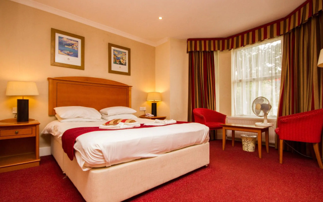 Chesters Hotel & Restaurant