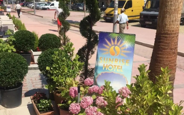 Sunrise Hotel Çameria