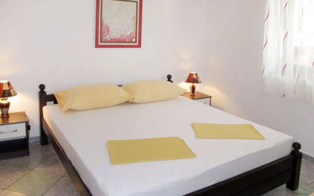 Five-Bedroom Holiday Home in Rovanjska