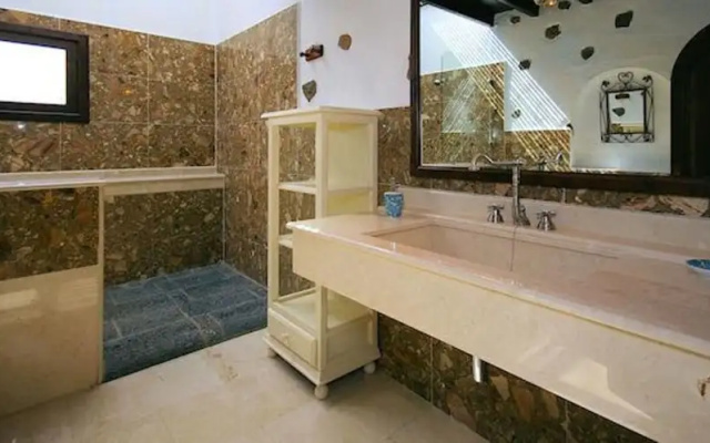 Villa - 3 Bedrooms with Pool - 103089