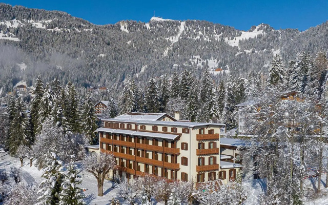 Villars Lodge