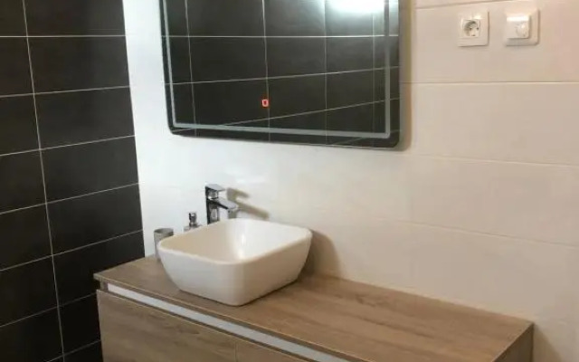 Ideal Holiday Apartment 2