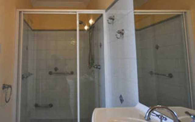 The Esplanade Kingston Beach Apartment