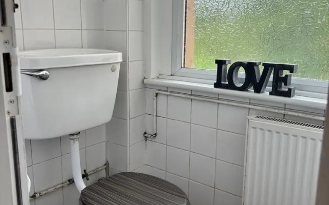 Modern 2-bed Victorian Apartment - Sleeps 6 & Pets