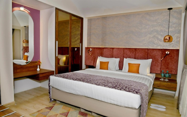 Confident Amoon - The Glamour Spa and Resort