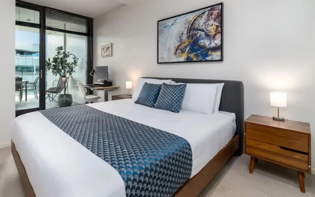 Spacious 1-bed With View in Central Location