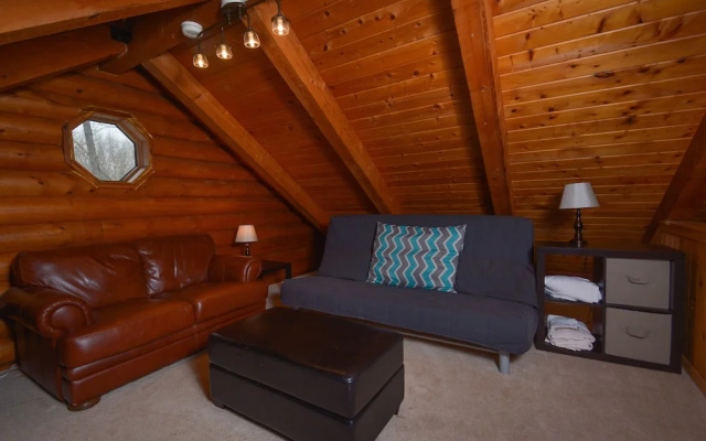 Four SKIsons 3 Bedroom House