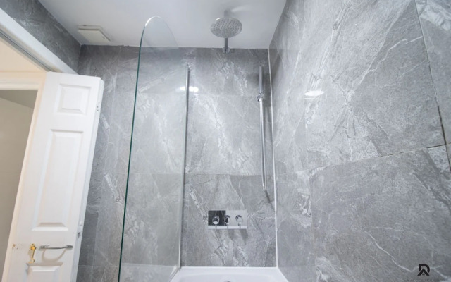 London Apt - Sleeps 4 - Parking - Wifi