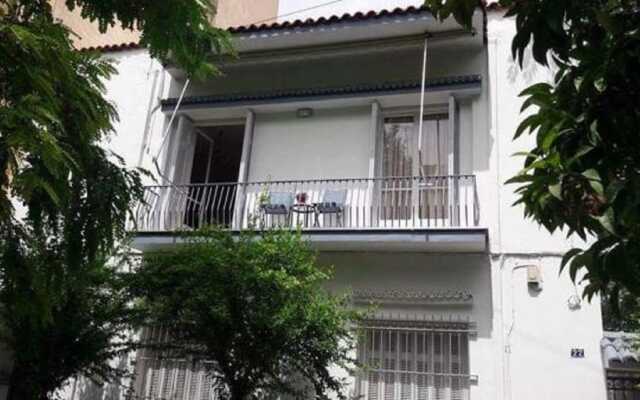 Апартаменты Marion-Athenian Style Apartment вид на фасад