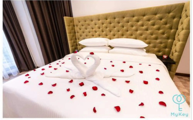 Expressionz Professional Suites by MyKey