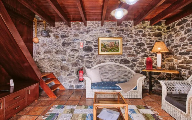 Seixal Sunny Villa
